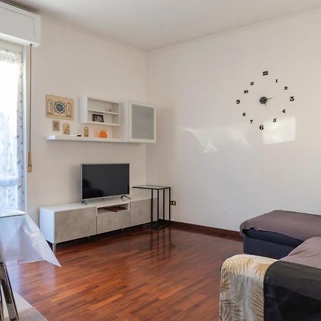 Appartamento Casa Samy - Sesto SG a due passi da Sesto Rondò - Battisti Sesto San Giovanni Esterno foto
